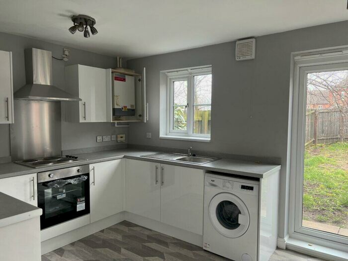 3 Bedroom End Of Terrace House To Rent In Queen Mary Rise, Sheffield, South Yorkshire, S2