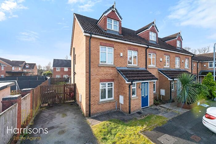 4 Bedroom Mews For Sale In Higher Clough Close, Bolton, Lancashire, BL3