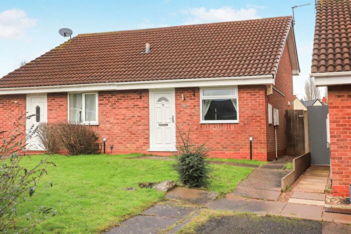 1 Bedroom Semi Detached Bungalow For Sale In Logan Close, Wolverhampton, WV10