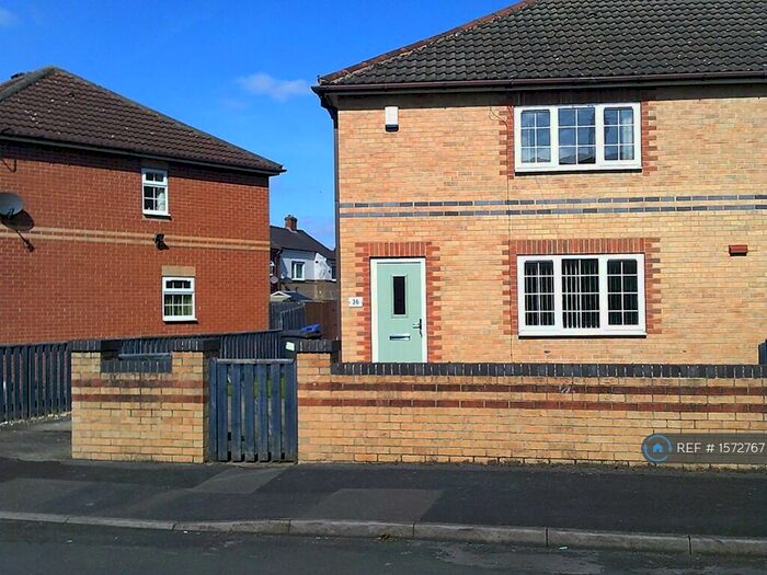 3 Bedroom Semi-Detached House To Rent In Corona Drive, Thorne, Doncaster, DN8