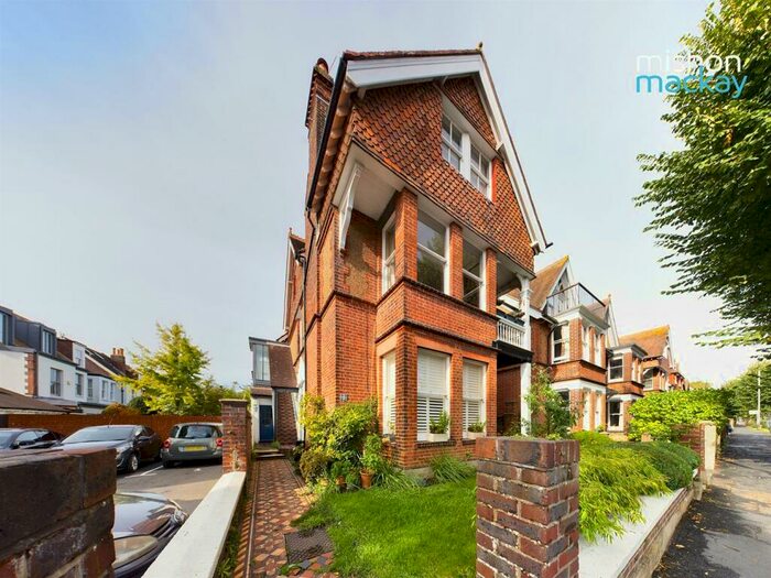1 Bedroom Flat To Rent In Sackville Road, Hove, BN3