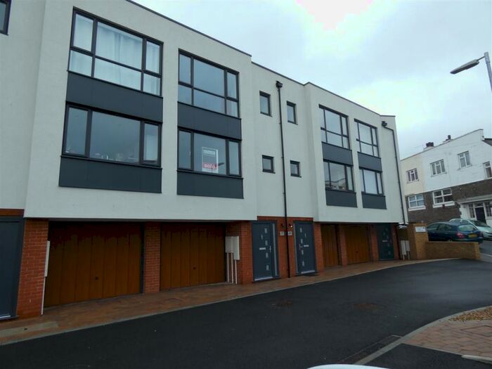 3 Bedroom House To Rent In Ramsgate, CT11