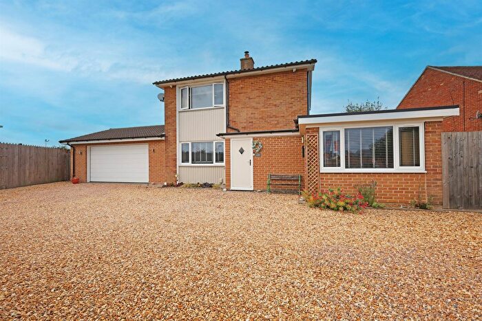 4 Bedroom Detached House For Sale In Queensway, NG31