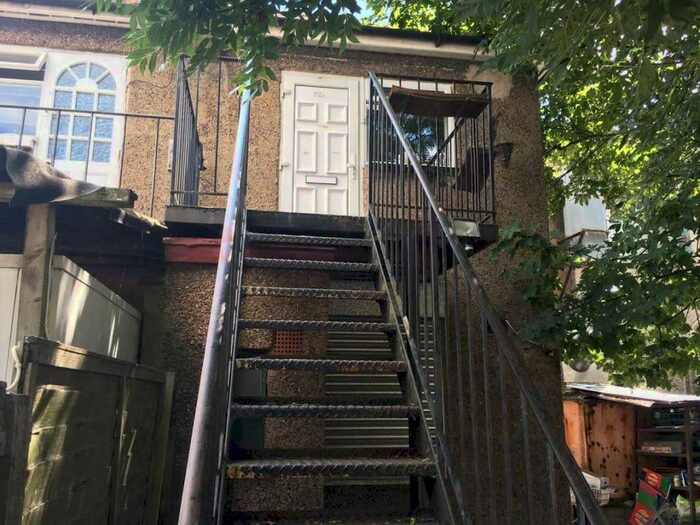 2 Bedroom Maisonette To Rent In Averyhill Road, Eltham, SE9