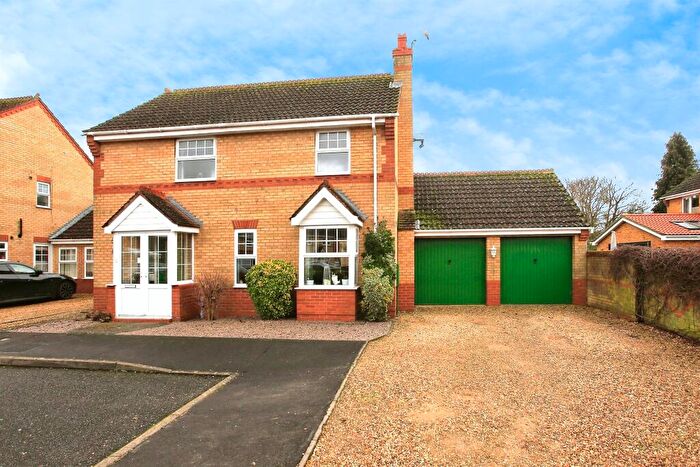 4 Bedroom Detached House For Sale In Deene Close, Market Deeping, Peterborough, PE6