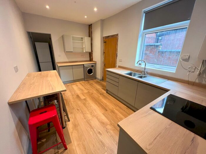 4 Bedroom Terraced House To Rent In Dulverton Road, Leicester, LE3
