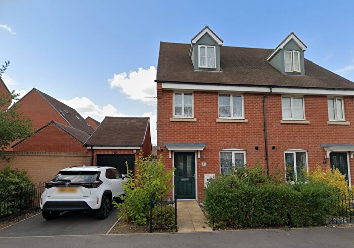 3 Bedroom Semi-Detached House To Rent In Comet Way, Berryfields, Aylesbury, HP18