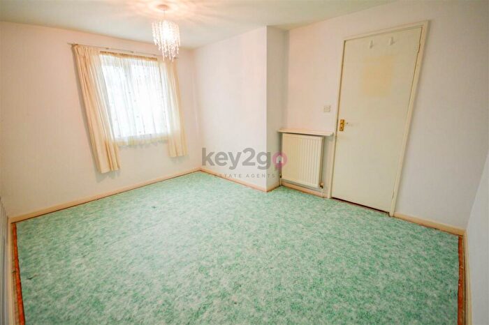3 Bedroom Terraced House For Sale In Clayton Hollow, Waterthorpe, Sheffield, S20