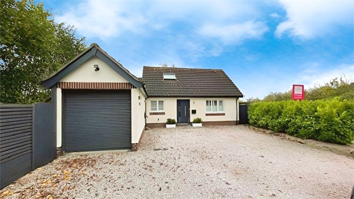 4 Bedroom Detached Bungalow For Sale In Lower Sandygate, Kingsteignton, Devon., TQ12