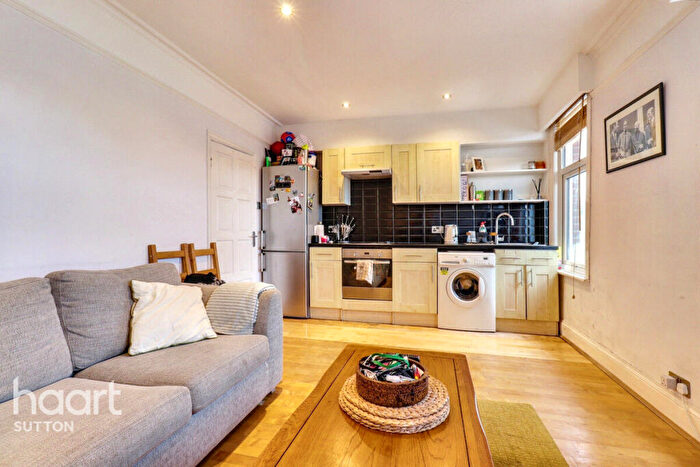 2 Bedroom Flat To Rent In Lower Road, Sutton, SM1