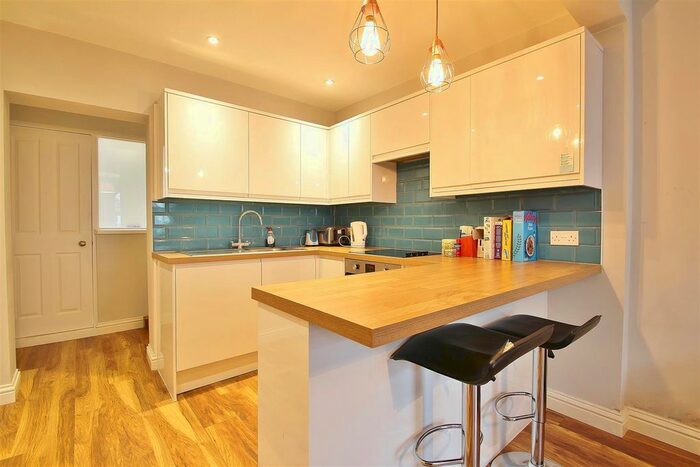2 Bedroom Property To Rent In Thornbury Road, Osterley, Isleworth, TW7