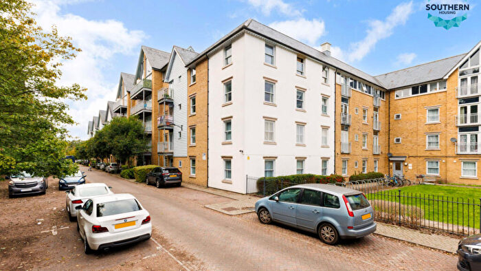 2 Bedroom Flat For Sale In St Andrews Close, Canterbury, CT1