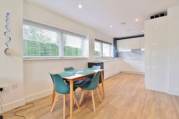 3 Bedroom Flat For Sale In Shelsley House, Frazer Nash Close, Isleworth, TW7