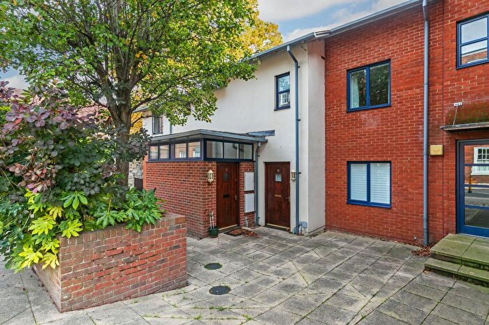 1 Bedroom Maisonette To Rent In Silchester Place, Winchester, SO23