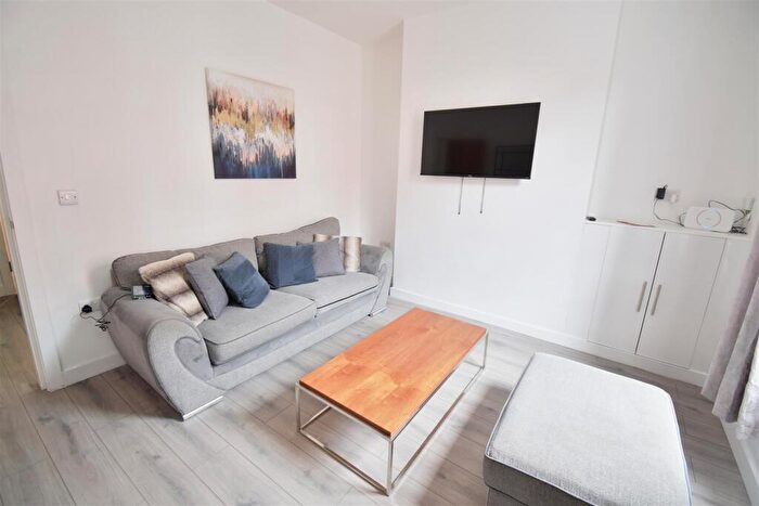 3 Bedroom Terraced House To Rent In Ruth Square, Sheffield, S10