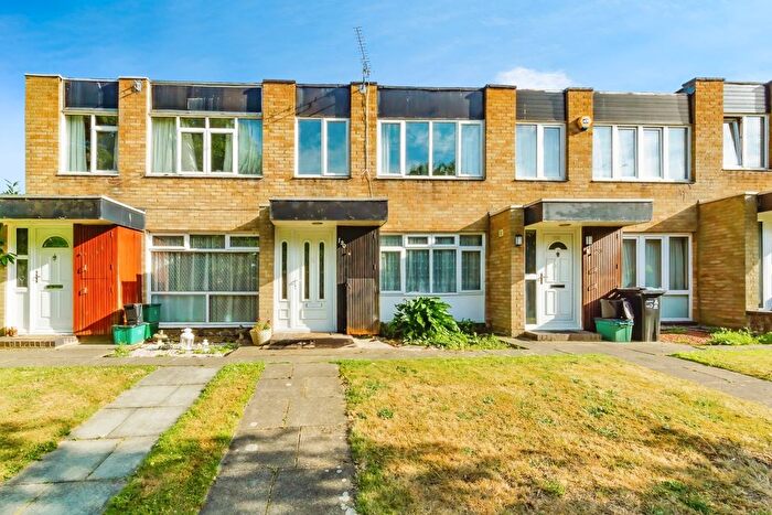 3 Bedroom Terraced House For Sale In Turnpike Link, Croydon, CR0