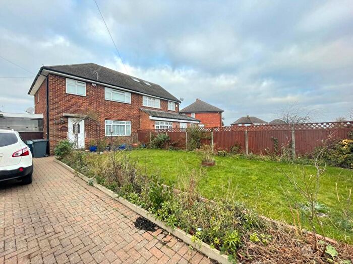 3 Bedroom Semi Detached House To Rent In Rutland Avenue, HP12
