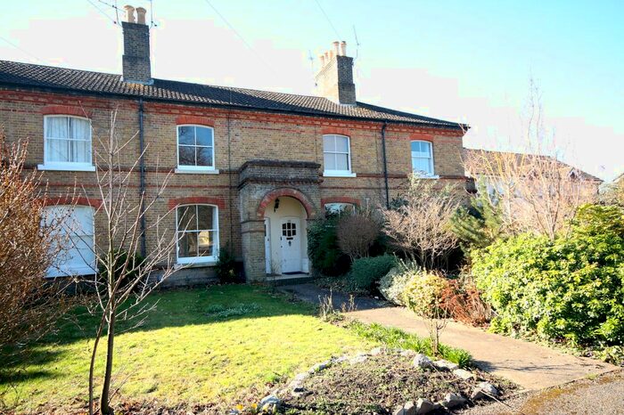 2 Bedroom Terraced House To Rent In Raglan Road, Knaphill, Woking, GU21