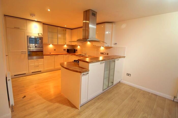 4 Bedroom Flat To Rent In Queens Crescent, Aberdeen, AB15