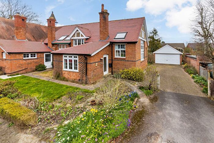 4 Bedroom Semi Detached House For Sale In School Lane, Harwell, OX11