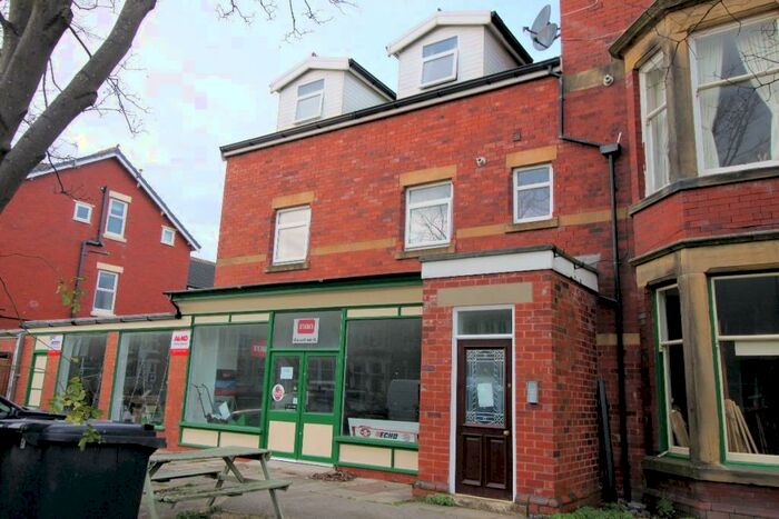 2 Bedroom Flat To Rent In Flat, Derbe Road, St. Annes, FY8