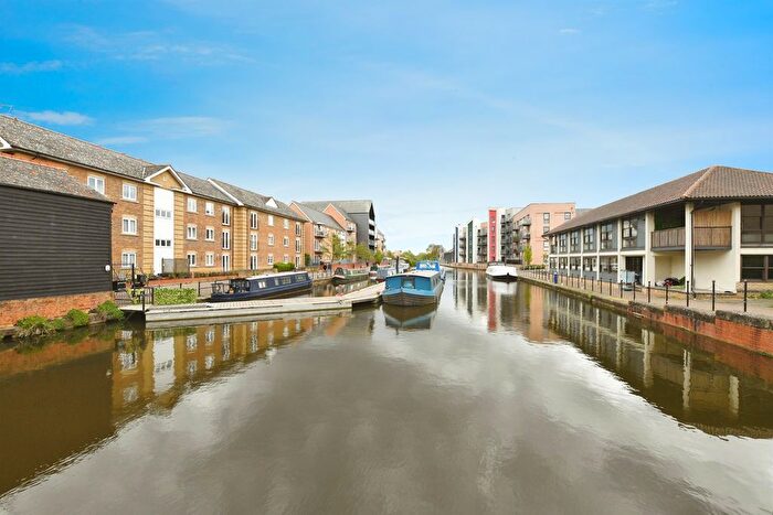 2 Bedroom Flat For Sale In Coates Quay, Chelmsford, CM2