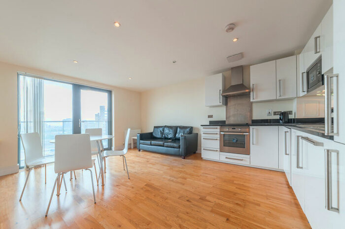 2 Bedroom Apartment To Rent In Parkview Apartments, Chrisp Street, E14