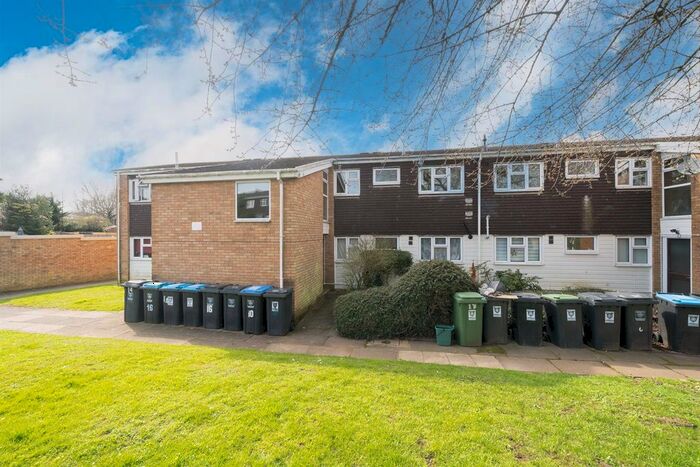 2 Bedroom Flat For Sale In Great Palmers, Hemel Hempstead, Hertfordshire, HP2