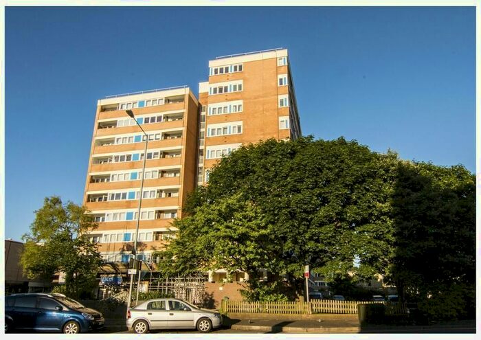 1 Bedroom Flat To Rent In Conway Court, Hove, East Sussex, BN3