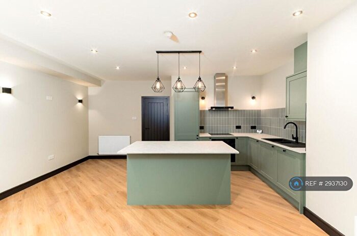 2 Bedroom Flat To Rent In Park Road, Rossendale, BB4