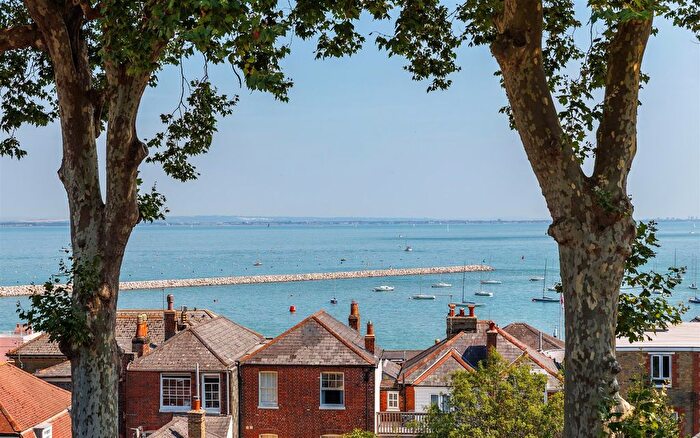 3 Bedroom Terraced House For Sale In Cowes, Isle Of Wight, PO31