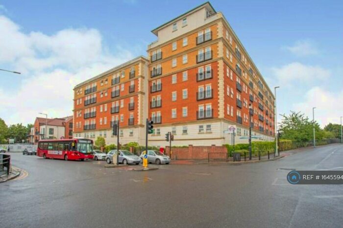 1 Bedroom Flat To Rent In Kings Lodge, Ruislip, HA4