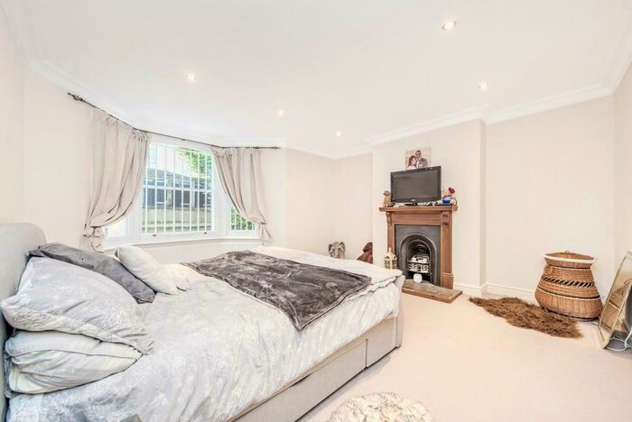 2 Bedroom Flat To Rent In Highbury Grange, N5