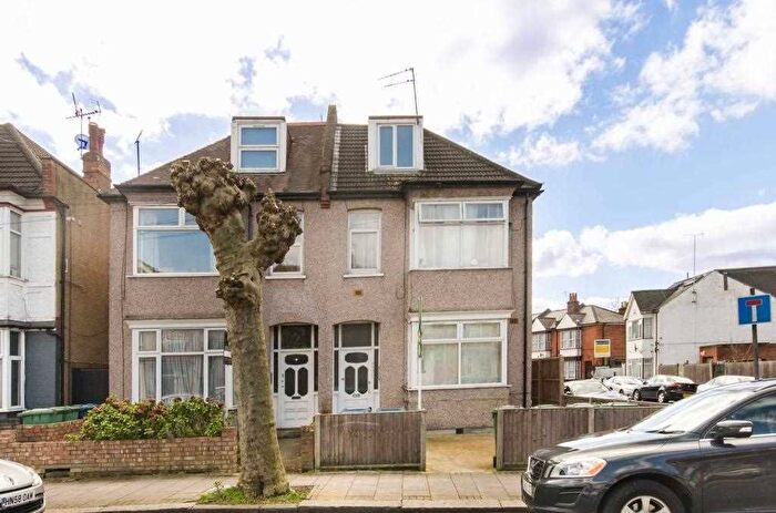 1 Bedroom Flat To Rent In Welldon Crescent, Harrow, HA1
