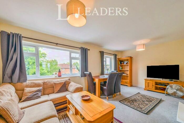 3 Bedroom Apartment To Rent In The Quadrant, AL4