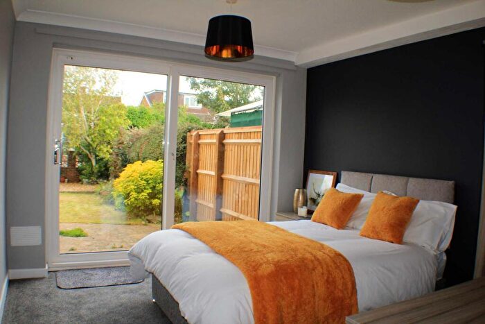 1 Bedroom Property To Rent In St Anne`s Close, Bicester, Oxfordshire, OX26