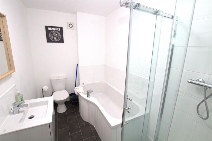 4 Bedroom Terraced House To Rent In Stone Row, Skinningrove, TS13