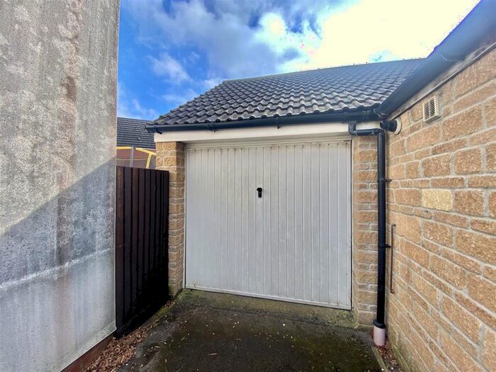 Garage / Parking To Rent In Chaffinch Chase, Gillingham, SP8