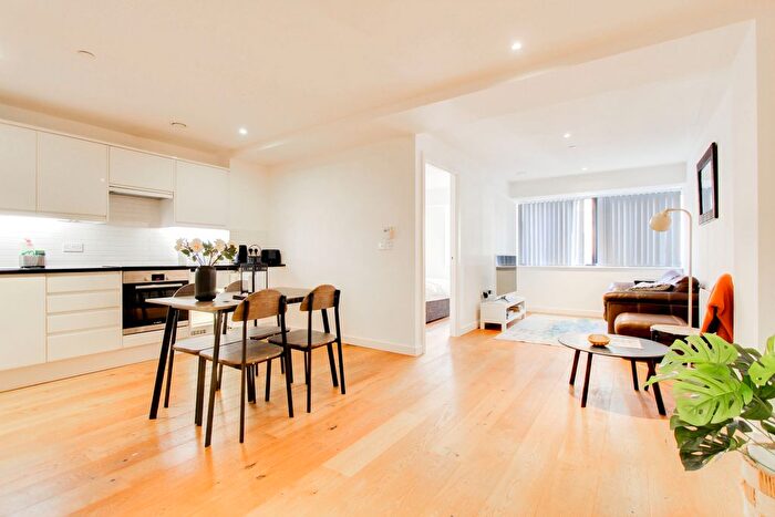 2 Bedroom Flat To Rent In Scarbrook Road, Croydon, CR0