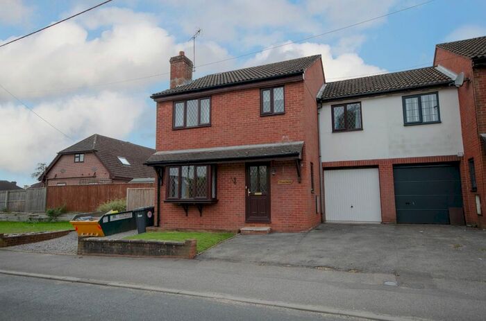 3 Bedroom Semi-Detached House To Rent In Winchester Road, Fair Oak, Eastleigh, SO50