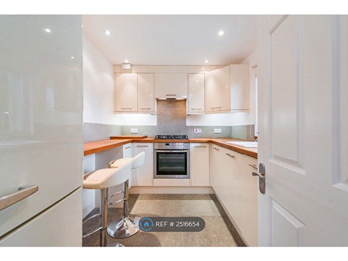 1 Bedroom Flat To Rent In Mulberry Lodge, Enfield, EN2