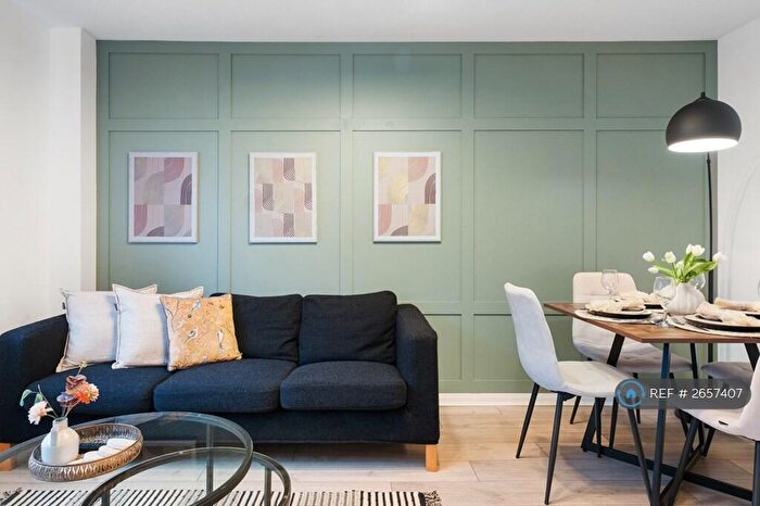 2 Bedroom Flat To Rent In Strawberrybank Parade, Aberdeen, AB11