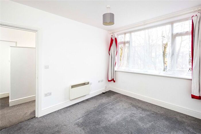 1 Bedroom Flat To Rent In Holloway Road, Holloway, London, N7