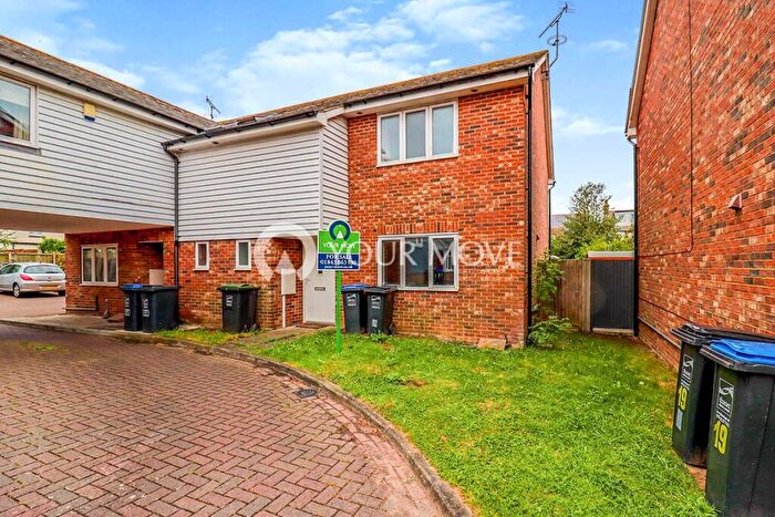 3 Bedroom Semi-Detached House For Sale In Parish Close, Broadstairs, Kent, CT10