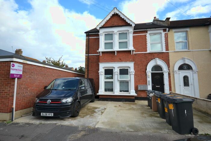 1 Bedroom Flat To Rent In Airthrie Road, Ilford, IG3