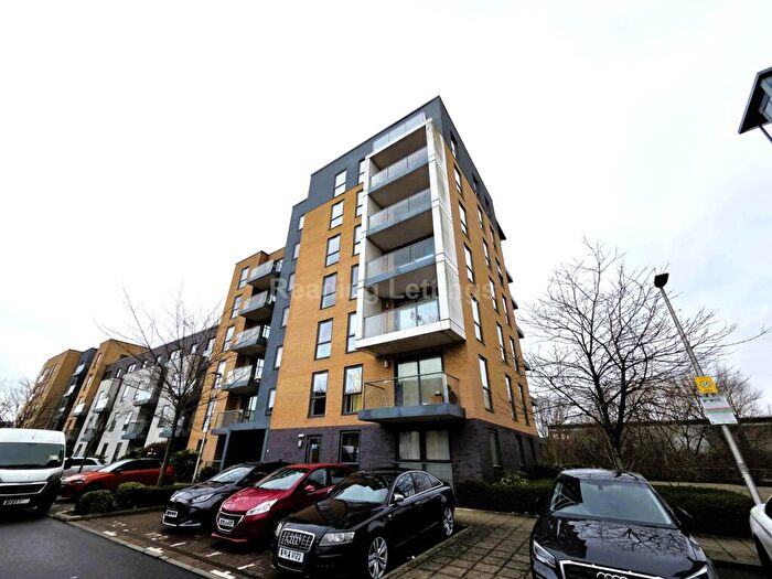 2 Bedroom Apartment To Rent In Cygnet House, Kennet Island - Penthouse Apartment, RG2
