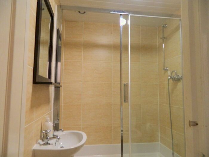 5 Bedroom Maisonette To Rent In Heaton Road, Heaton, Newcastle Upon Tyne, NE6