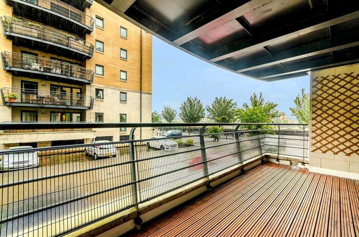 2 Bedroom Flat For Sale In Glaisher Street, Deptford, London, SE8