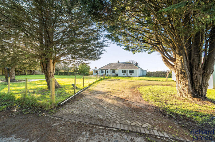 6 Bedroom Detached House For Sale In Marsh Farm, Royal Wootton Bassett, SN4