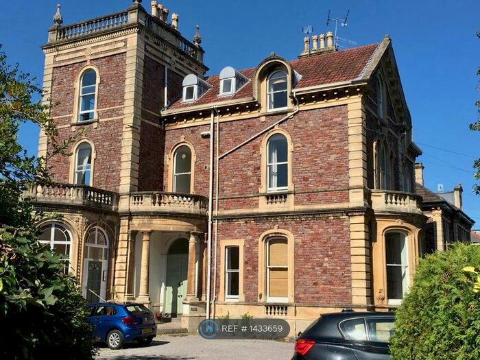 2 Bedroom Flat To Rent In Cotham Park North, Bristol, BS6